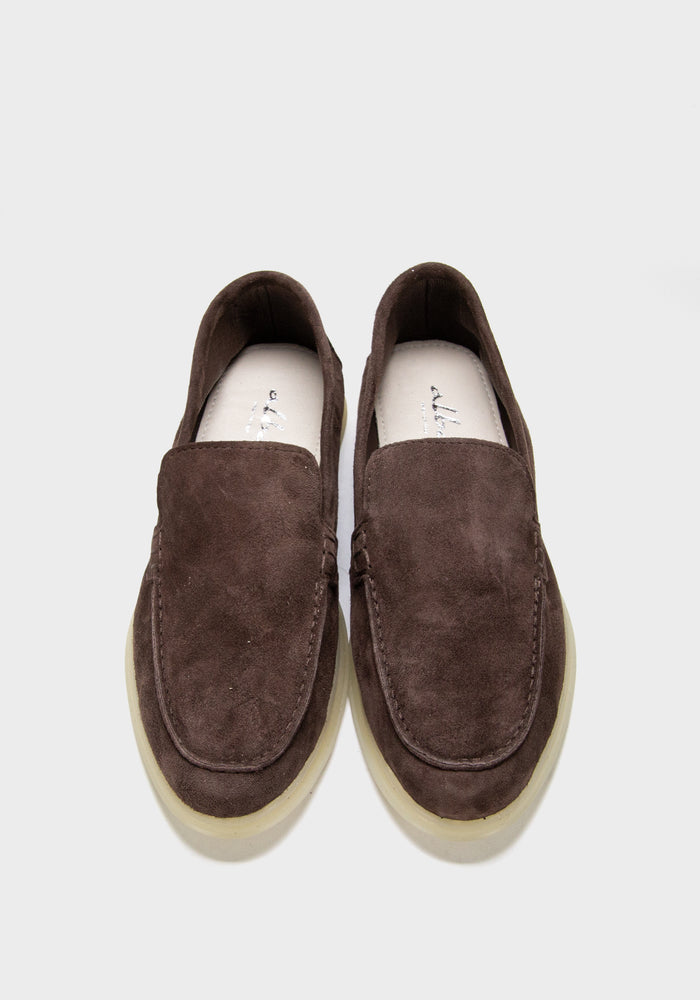 braon slip-on mokasine od velura