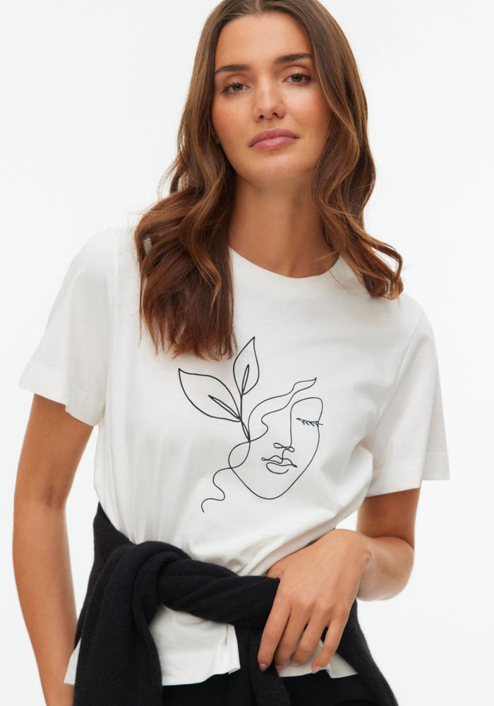 vero moda thea matte zenska majica bela