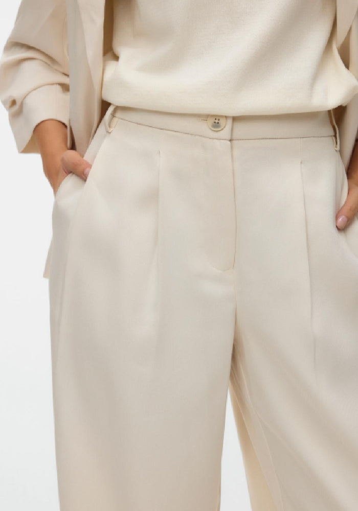 vero moda zenske elegantne siroke pantalone bez