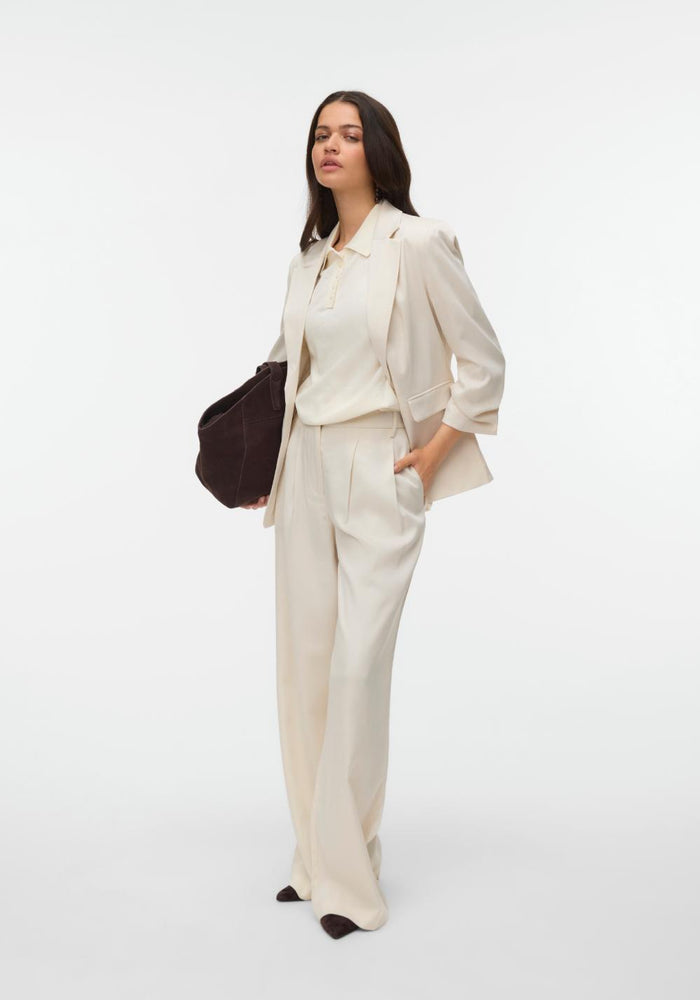 vero moda zenske elegantne siroke pantalone bez