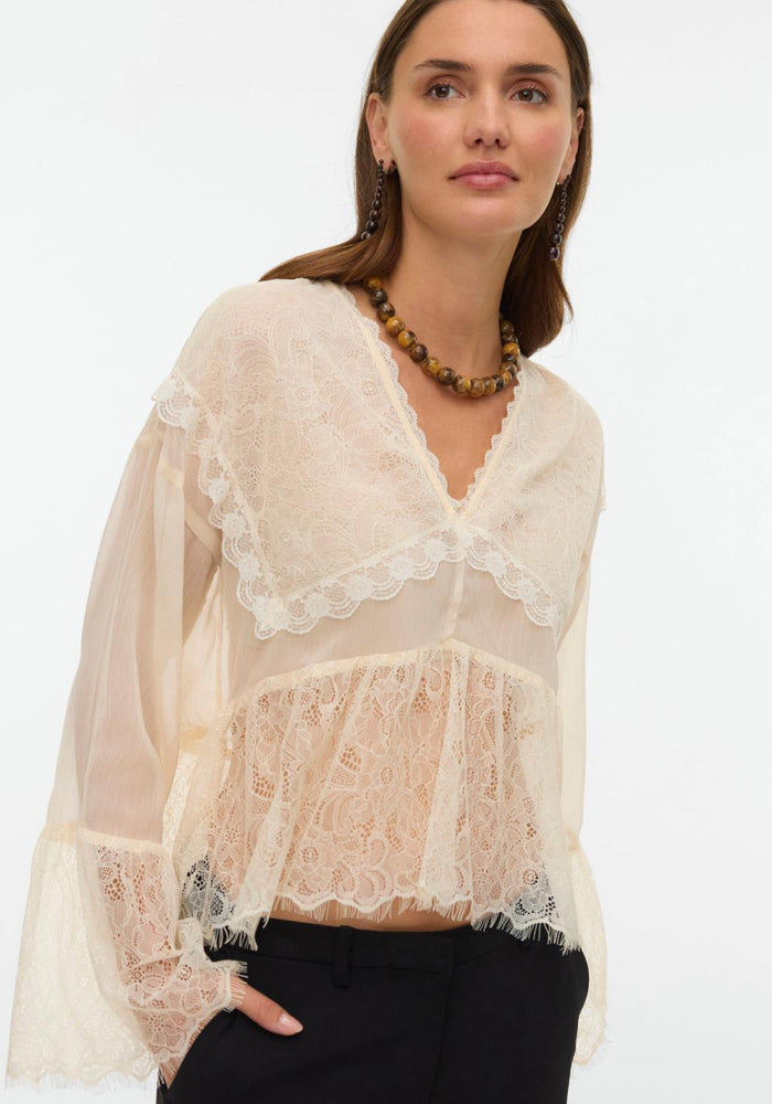 vero moda zenska cipkana bluza bez
