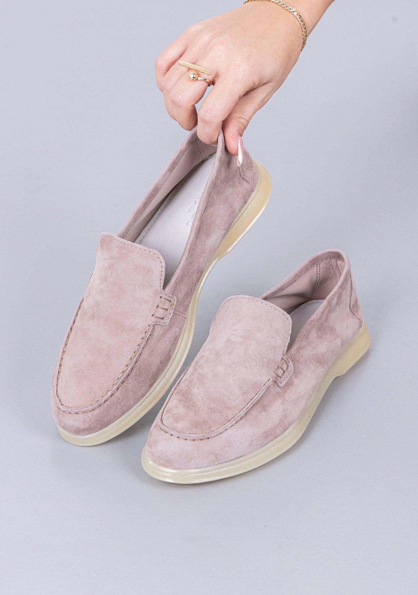 roze zenske mokasine od velura