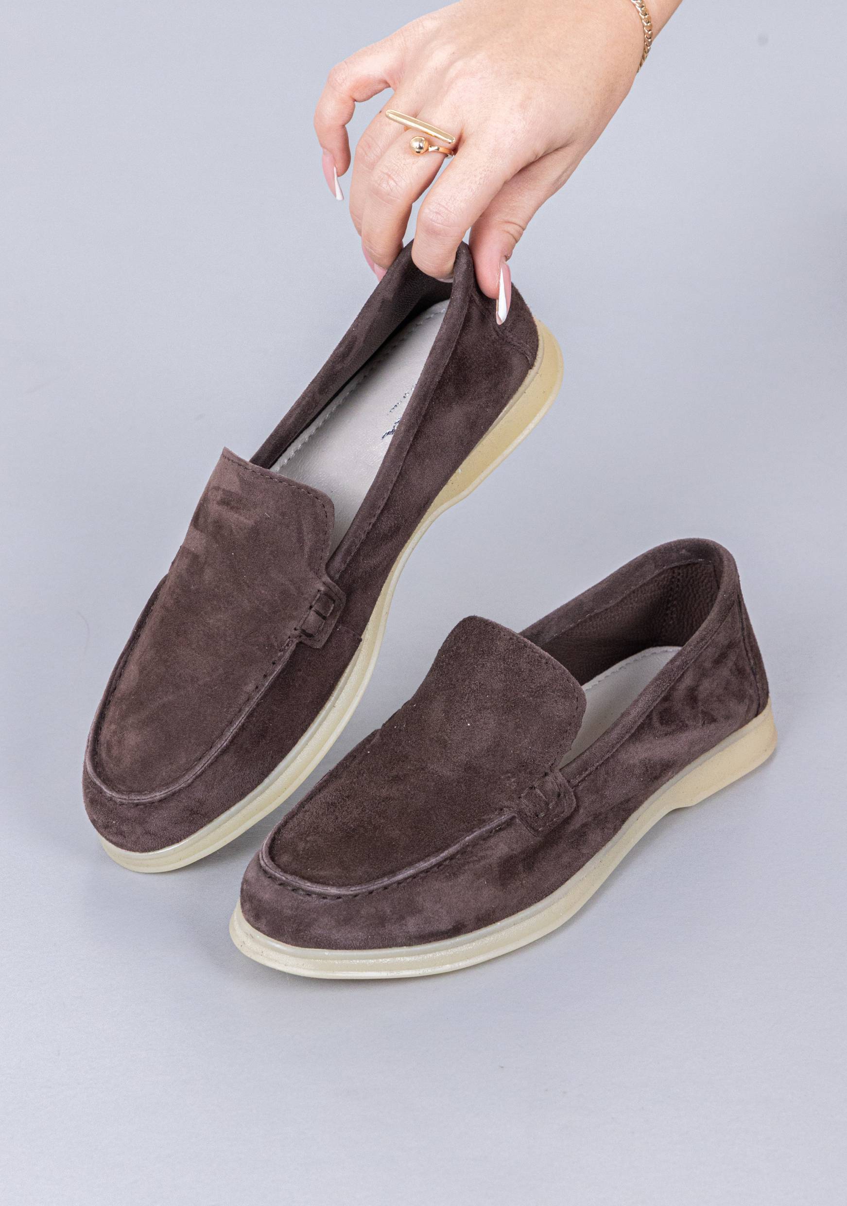 braon slip-on mokasine od velura