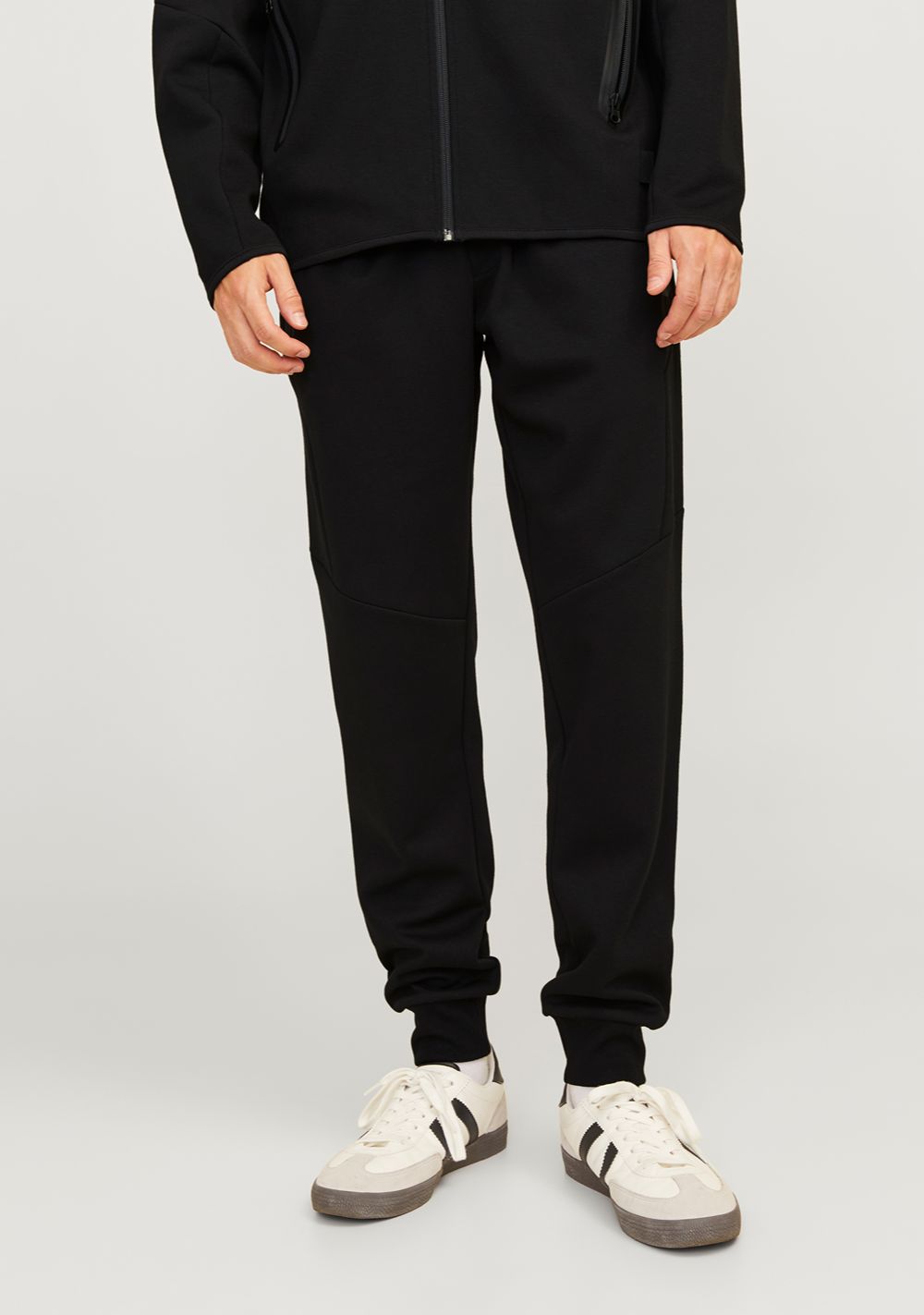 jack jones muska trenerka crna