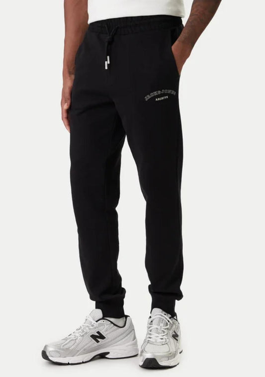 jack jones muska trenerka crna