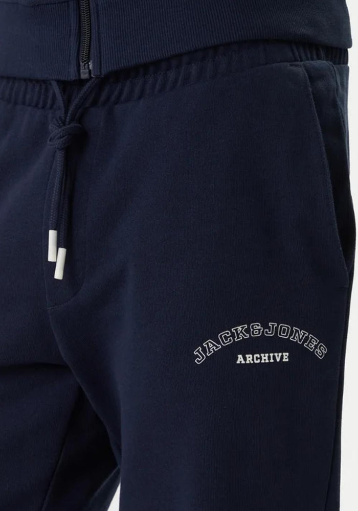 jack jones muska trenerka teget